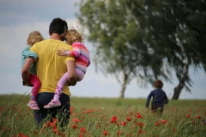 Коли святкують День батька: дати в Україні та світі