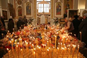 Що несуть на 40 днів: традиції, символіка та практичні поради