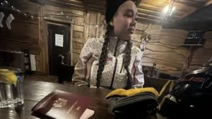 Африканка Нія з марокканським паспортом у деревяній хаті російського полону Алабуги