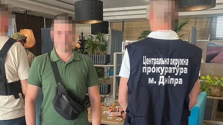 Затримання в Дніпрі організатора незаконного перетину кордону співробітниками прокуратури.