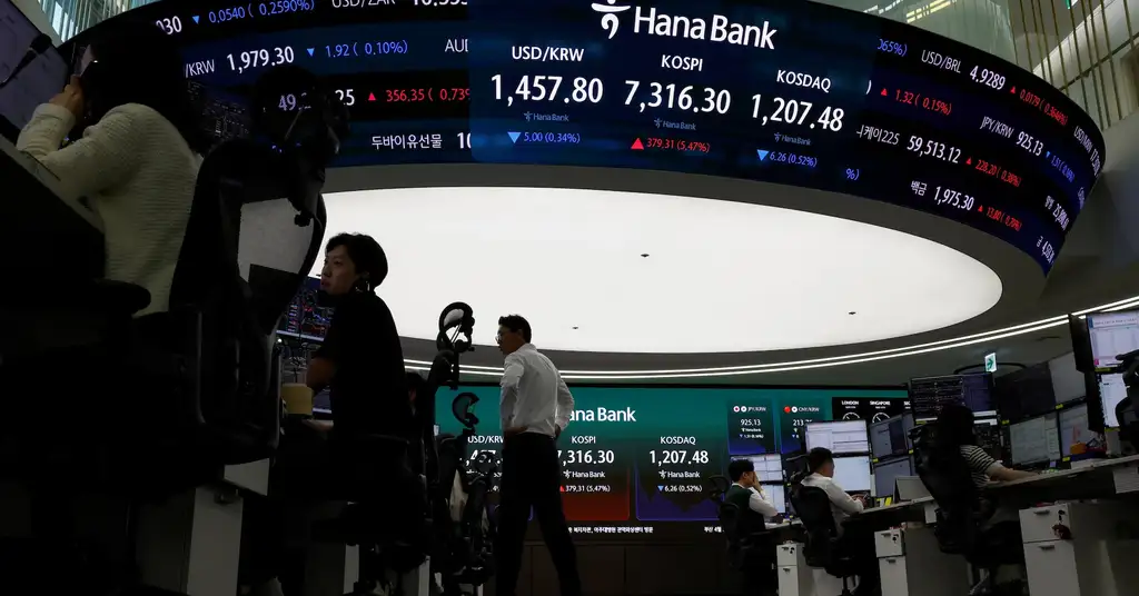 Трейдери Hana Bank стежать за рекордами KOSPI та KOSDAQ на біржі