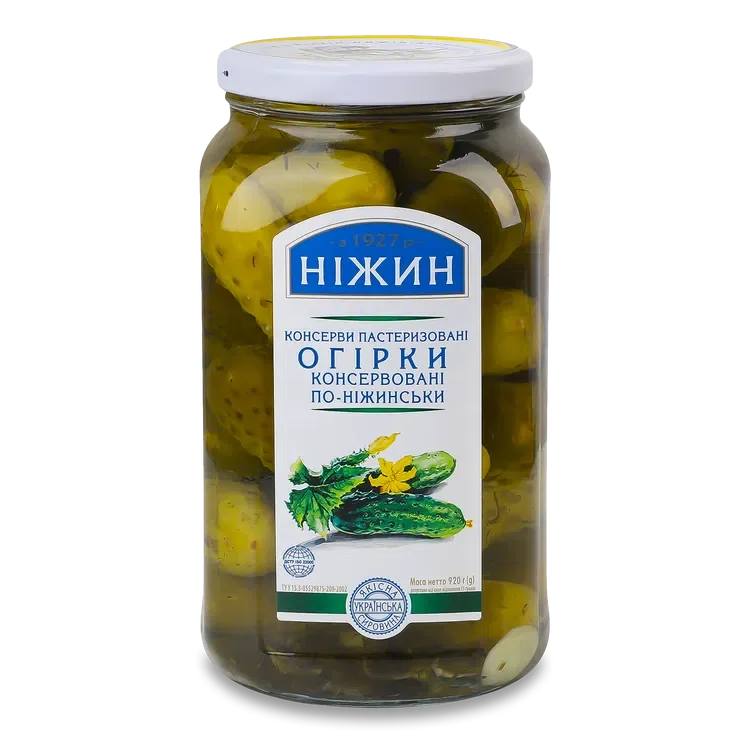 Банка консервированных огурцов Нежин с украинским названием на этикетке