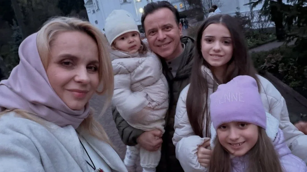 Кая-Євдокія з батьком Володимиром Кличком та бабусею в Києві