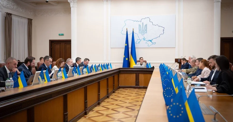 Засідання Кабміну щодо посилення бронювання та зарплатної планки
