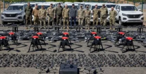 Військові України та НАТО з рядами дронів і позашляховиками на воркшопі Defence Builder