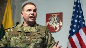 Генерал Бен Годжес у формі US Army прогнозує удар Росії по Європі та роль України