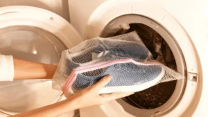 Чи можна прати взуття в пральній машині