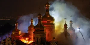 «Немає нічого святого»: Європа і Китай жорстко відреагували на атаку по Лаврі