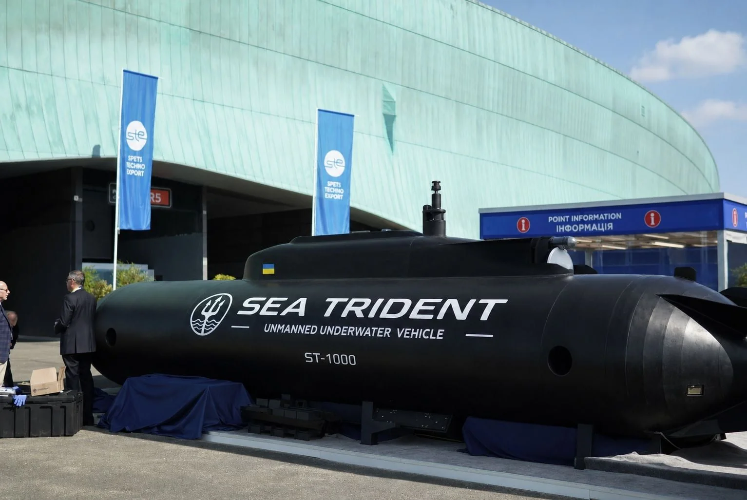 В Париже презентовали украинский подводный дрон Sea Trident Украинский подводный дрон Sea Trident ST-1000 на Eurosatory в Париже