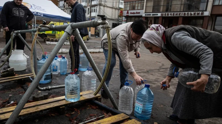 Чому немає води у Львові: реальні причини відключень