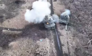 Бронетехніка окупантів знищена FPV-дроном бійців полку «Арей»