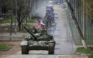 Российская танковая колонна наступает на Лиман в Донецкой области