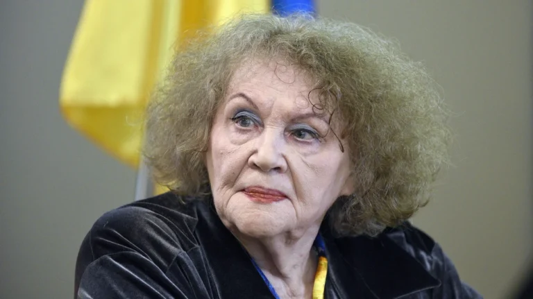 Скільки років Ліні Костенко: повна історія життя легендарної поетеси