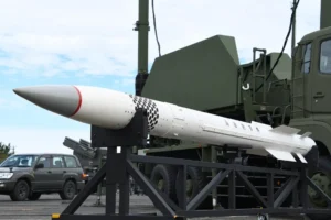 Ракета Patriot PAC-3 на пусковой установке зенитного комплекса