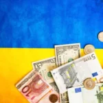 Валютные поступления от партнеров: евро и доллары на флаге Украины