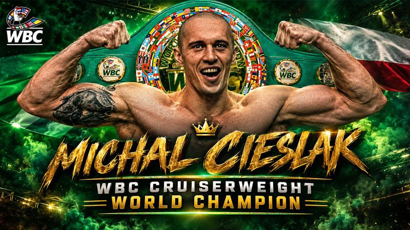 Боксер Міхал Чесляк з поясом WBC чемпіона світу в крузервейті